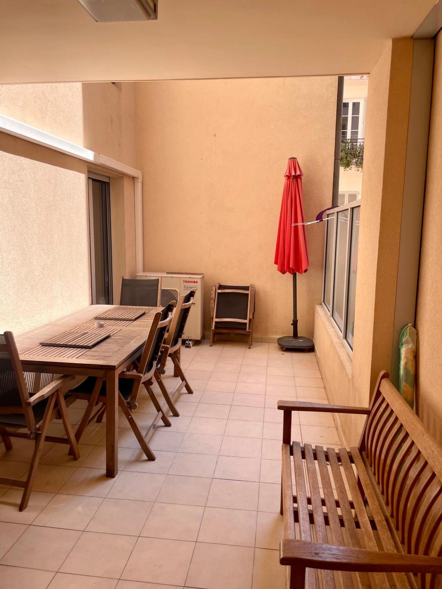 Jolie 3 Pieces Avec Terrasse Au Vieux Port, A 2 Pas Des Plages Et Du Palais. 戛纳 外观 照片
